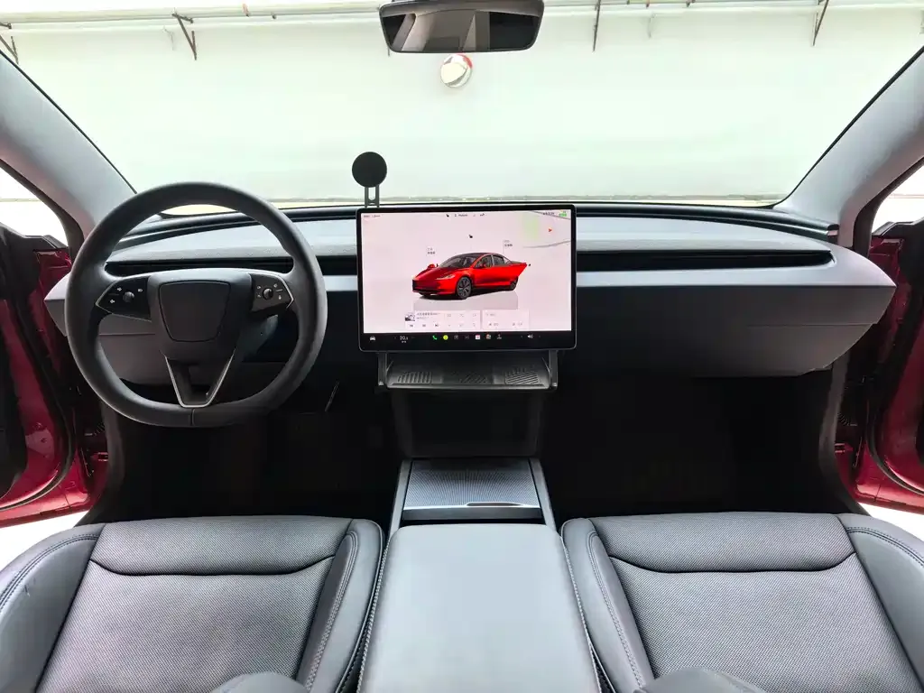 Tesla Model 3 — фото 5
