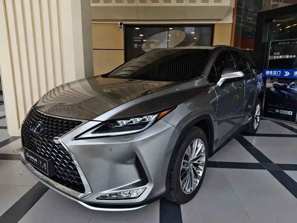 Lexus RX — фото 1