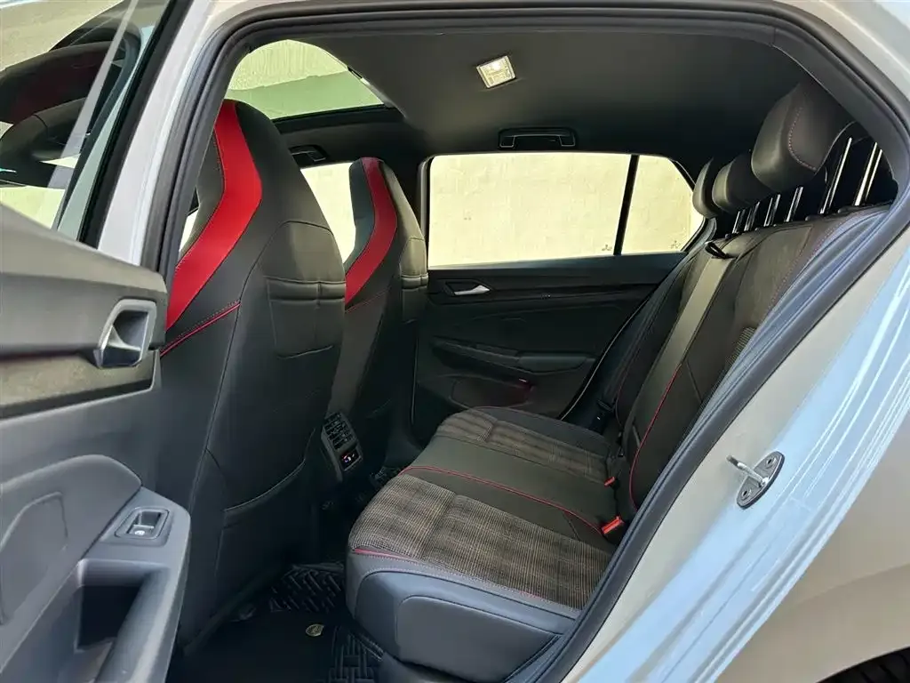 Volkswagen Golf GTI — фото 2
