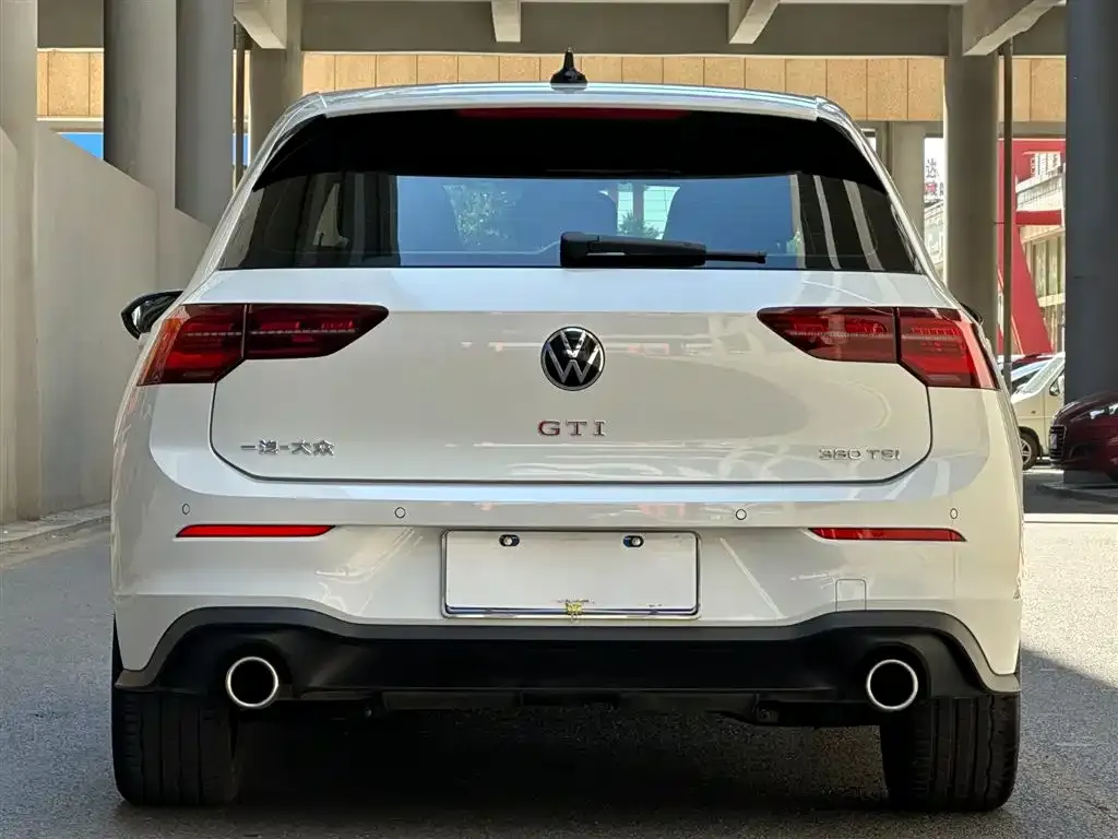 Volkswagen Golf GTI — фото 10