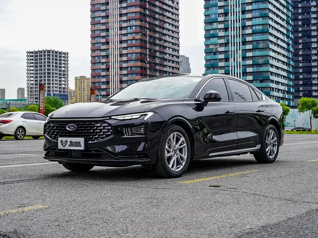 Ford Mondeo — фото 1
