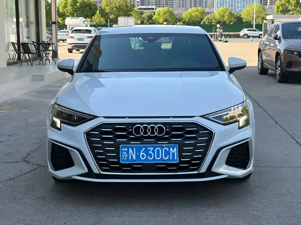 Audi A3 — фото 1