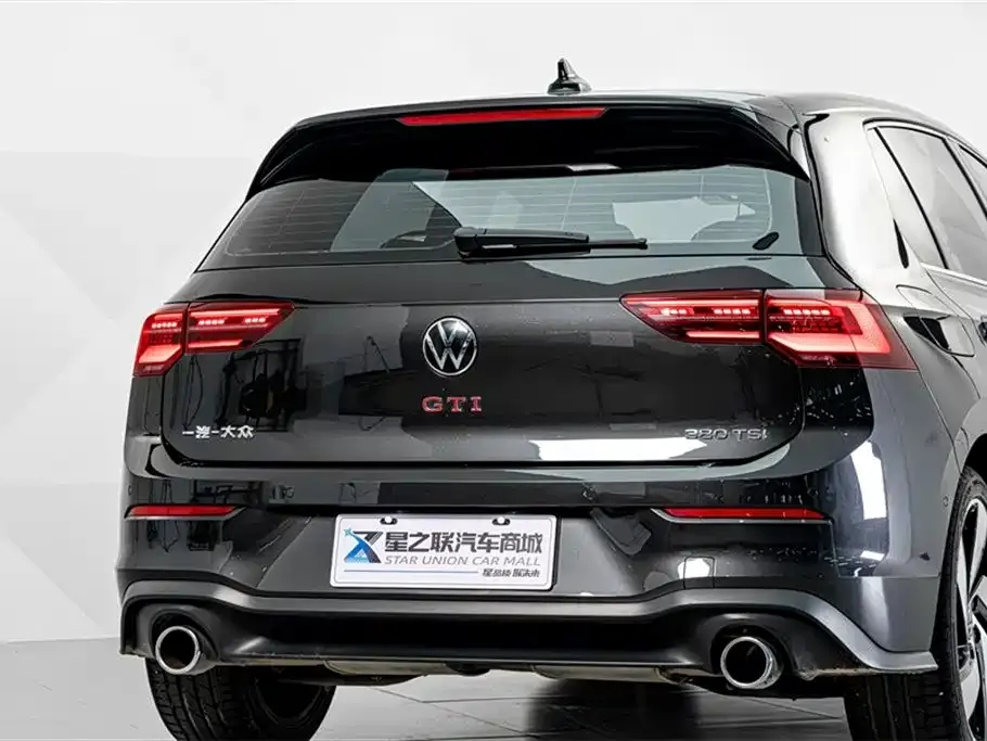 Volkswagen Golf GTI — фото 9