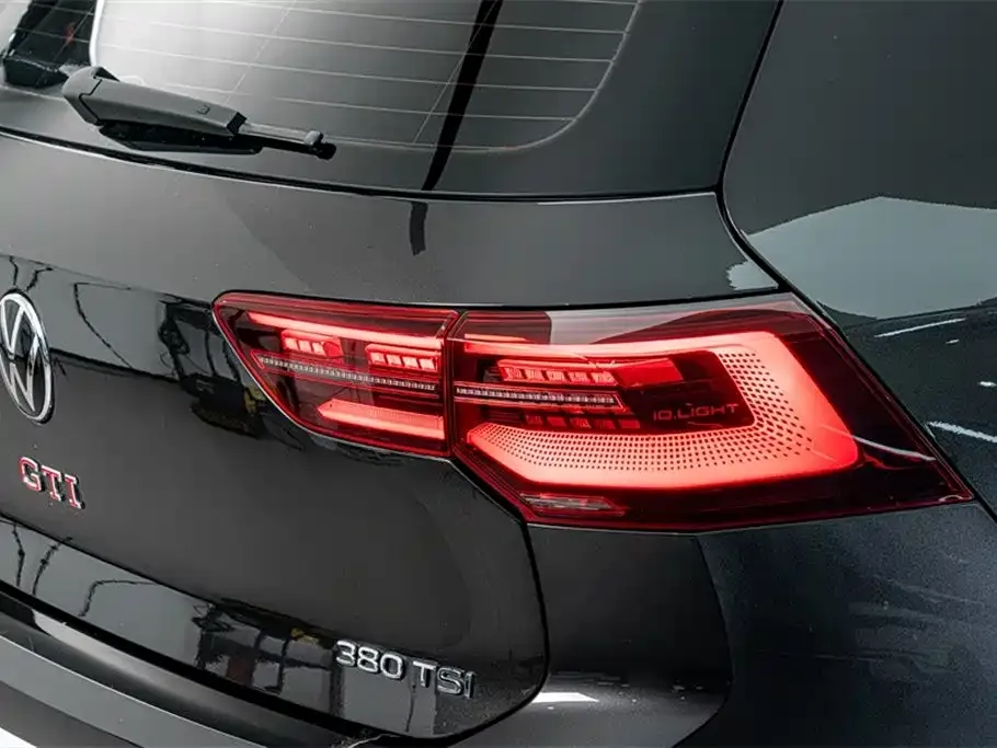 Volkswagen Golf GTI — фото 10