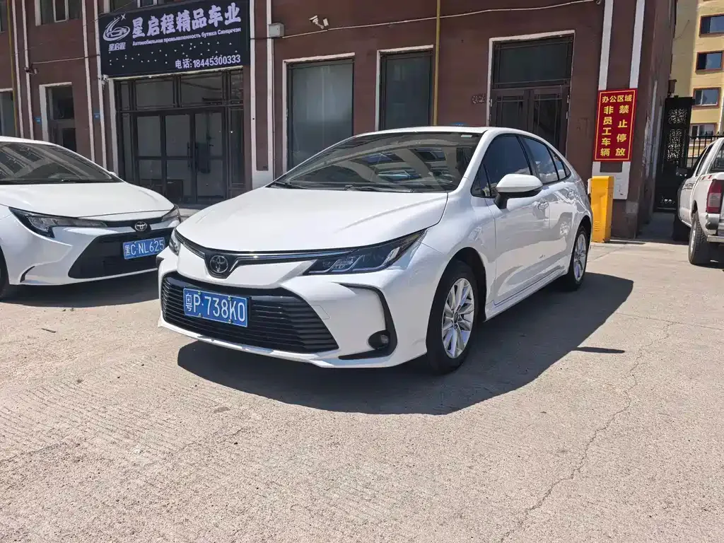 Toyota Corolla — фото 1