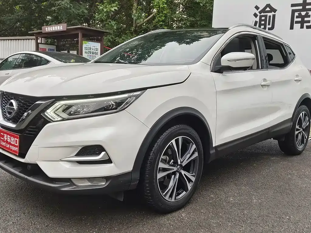 Nissan Qashqai — фото 1