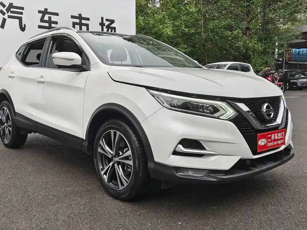Nissan Qashqai — фото 10