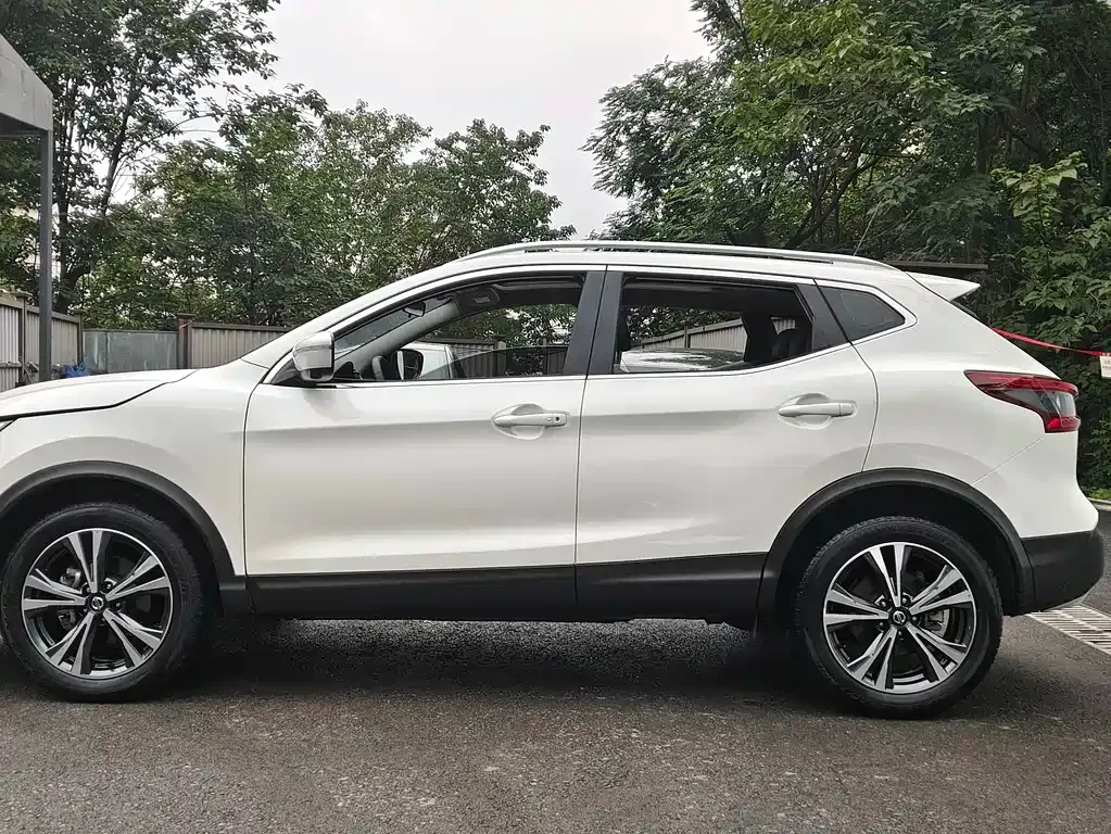 Nissan Qashqai — фото 8