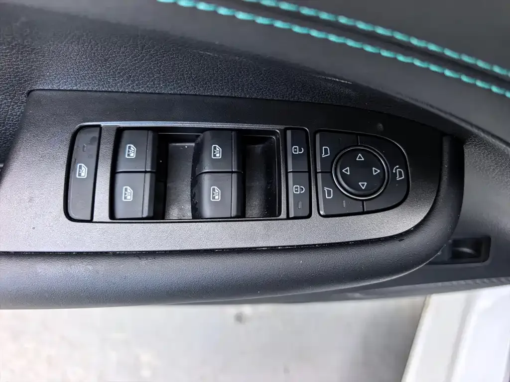 BYD Seal 05 DM-i — фото 7
