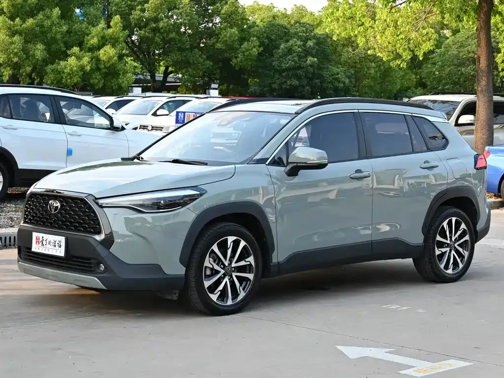 Toyota Corolla Cross — фото 1