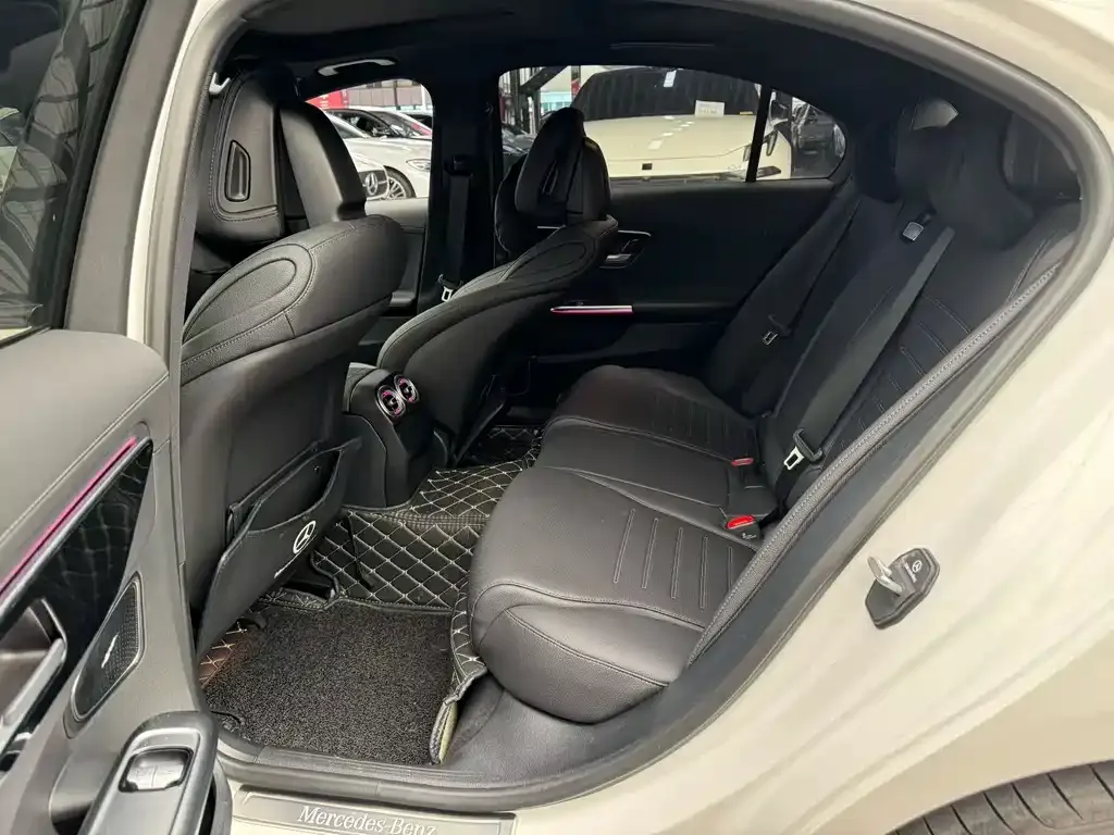 Mercedes-Benz C-Class — фото 4
