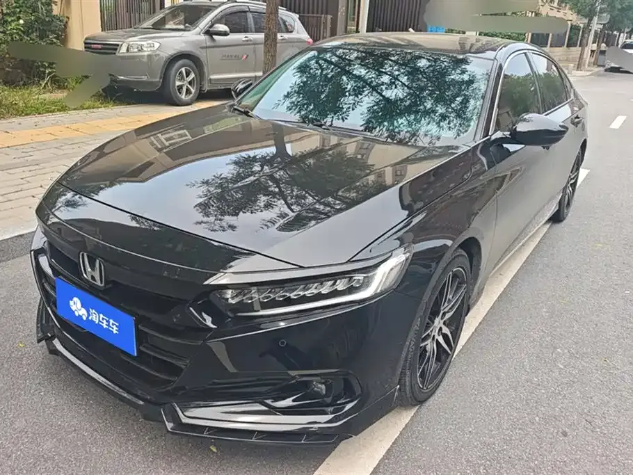 Honda Accord — фото 1