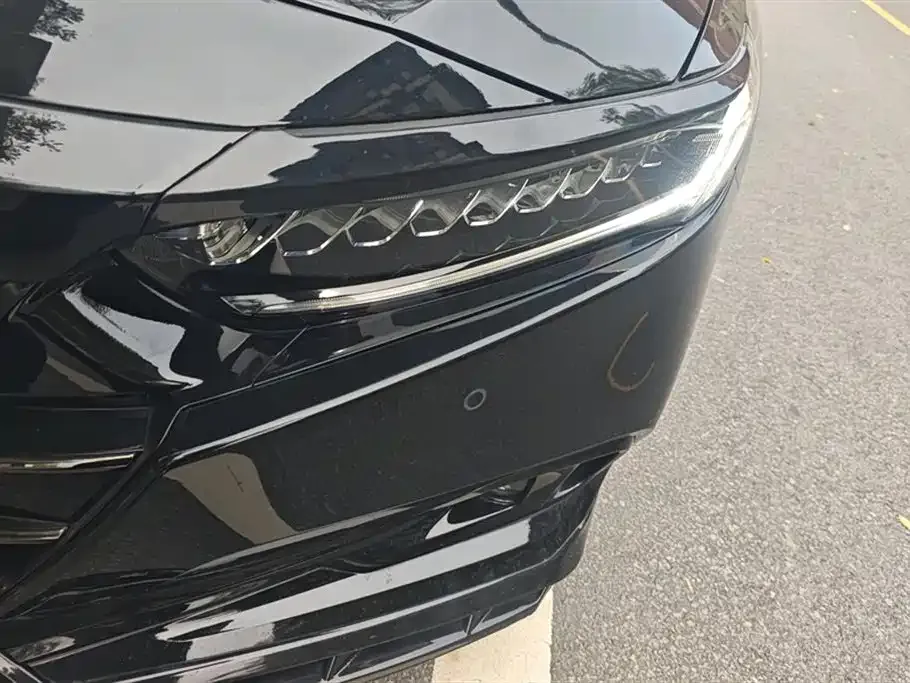 Honda Accord — фото 9
