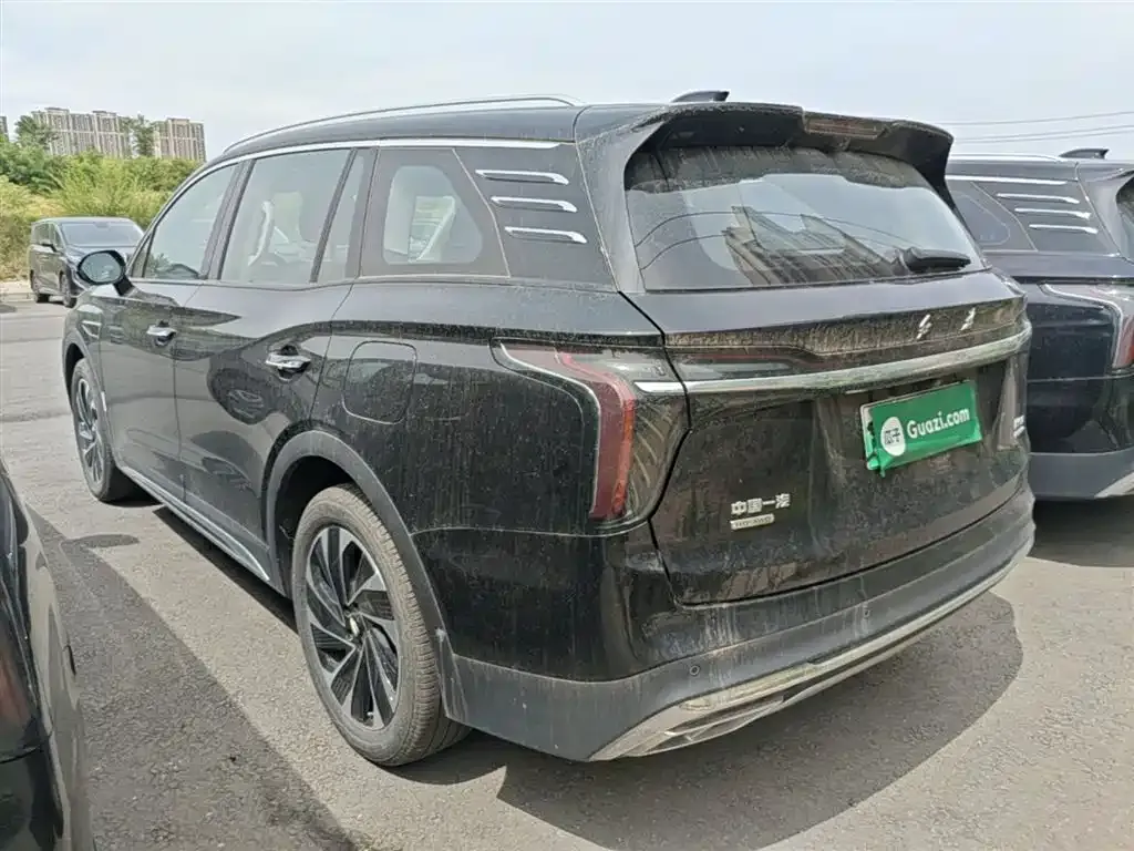 Hongqi HS7 PHEV — фото 8