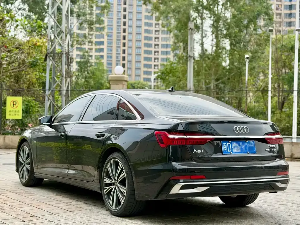 Audi A6L — фото 5