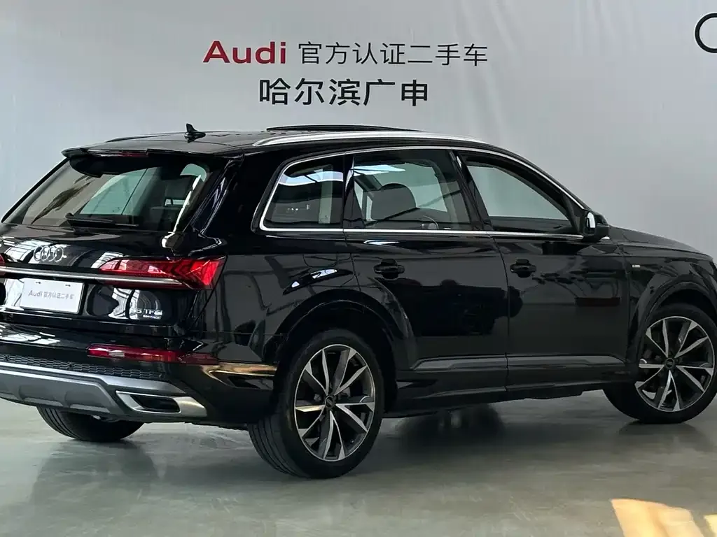 Audi Q7 — фото 6
