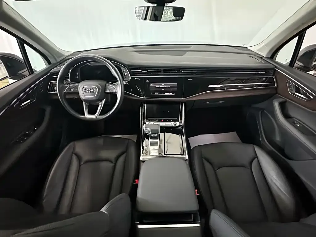 Audi Q7 — фото 9
