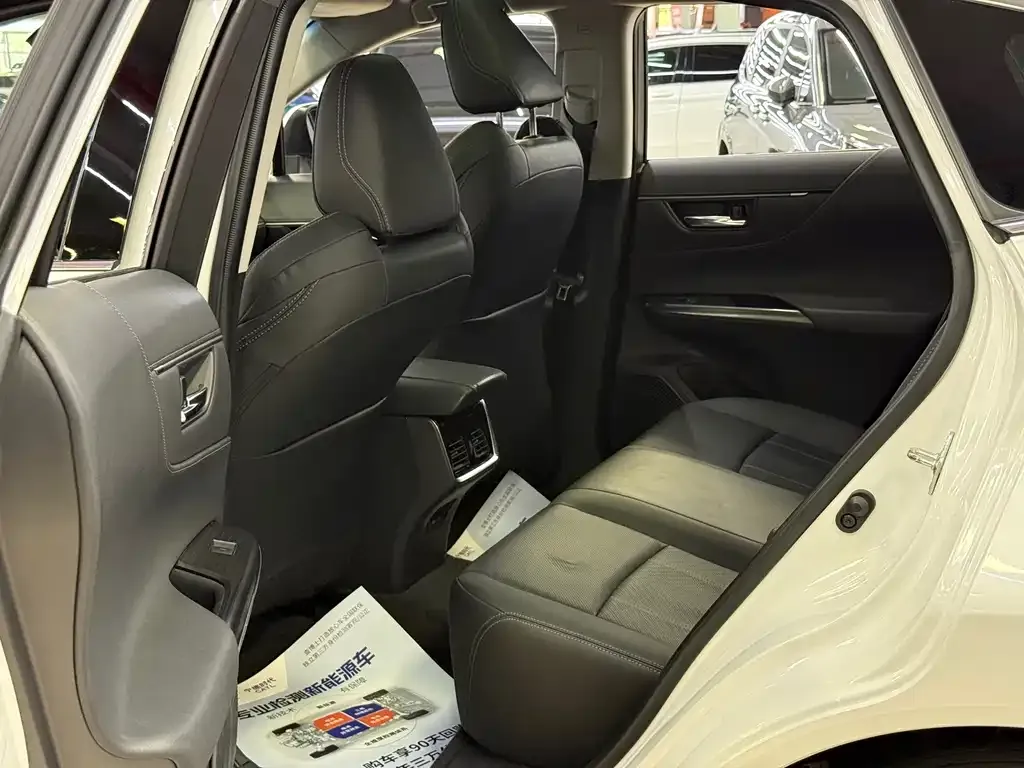 Toyota Harrier — фото 6