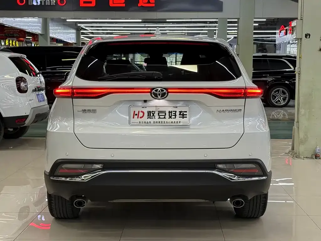 Toyota Harrier — фото 2