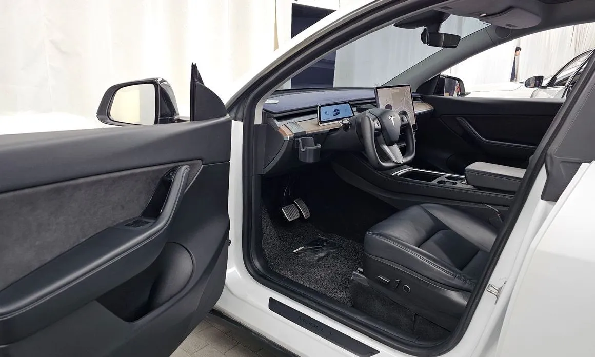 Tesla Model Y 2021 из KR, фото 8