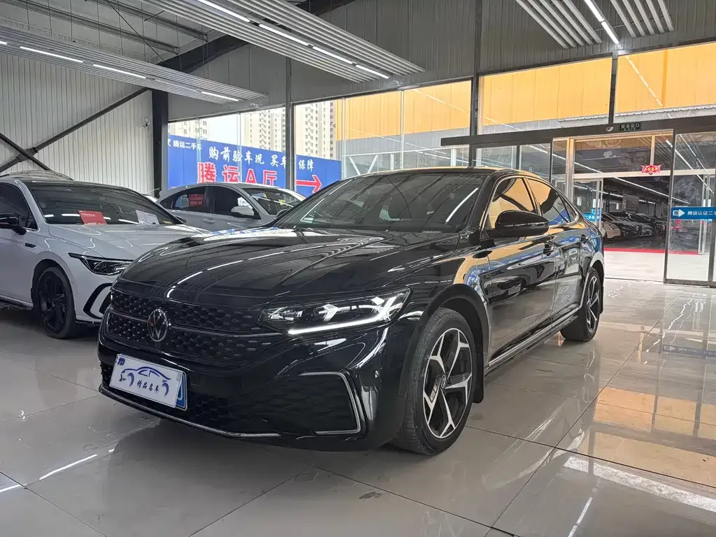 Volkswagen Passat — фото 1