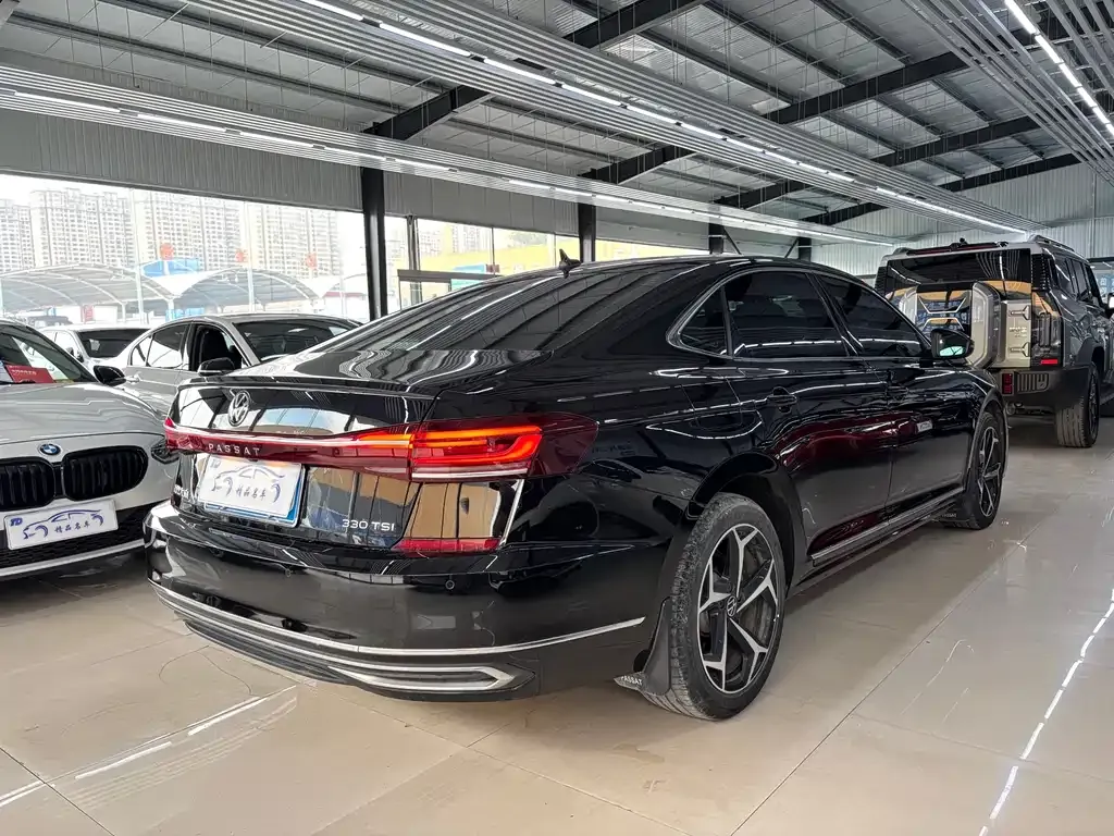 Volkswagen Passat — фото 8