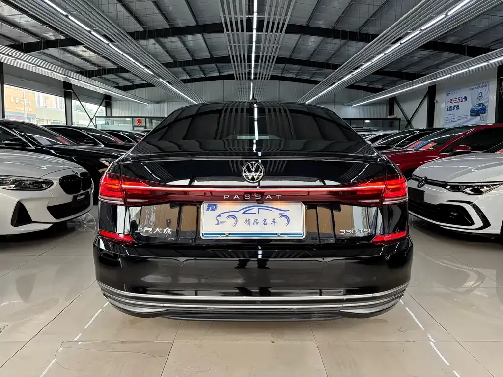 Volkswagen Passat — фото 7