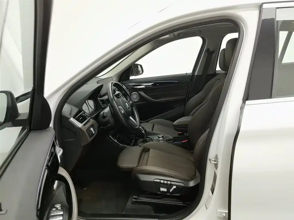 BMW X1 2021 из CN, фото 3