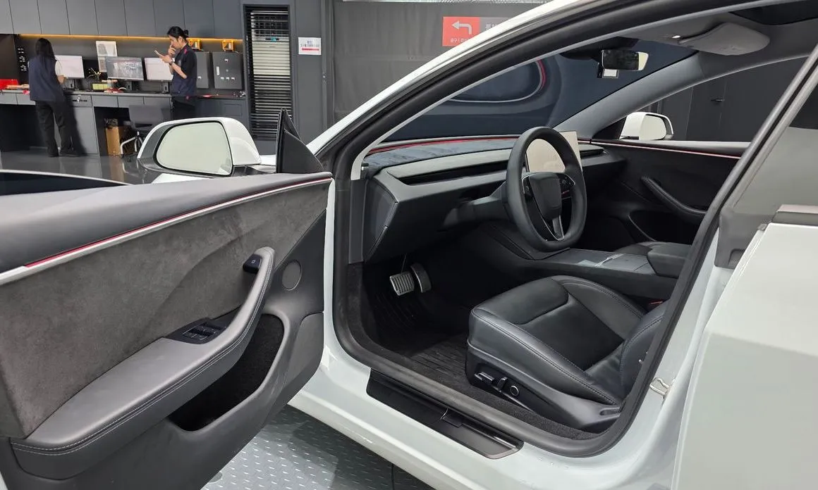 Tesla Model 3 2024 из KR, фото 8