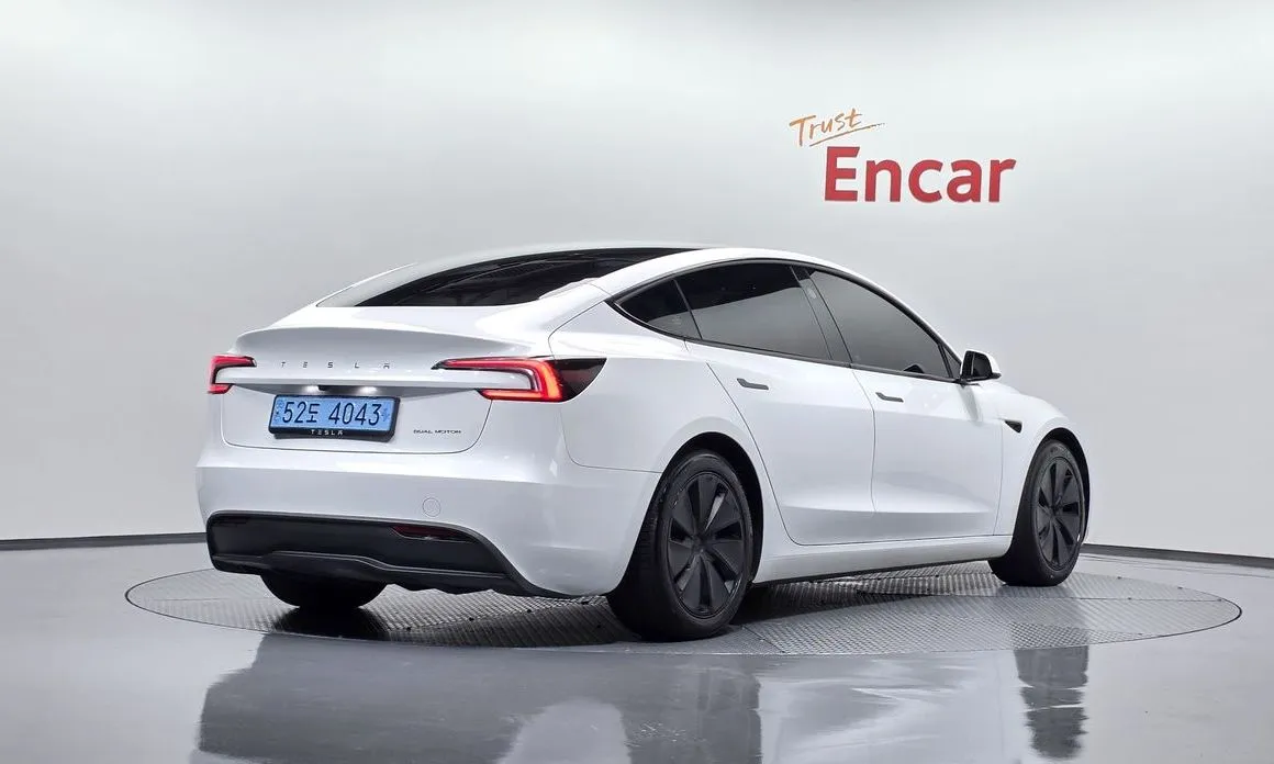 Tesla Model 3 2024 из KR, фото 2