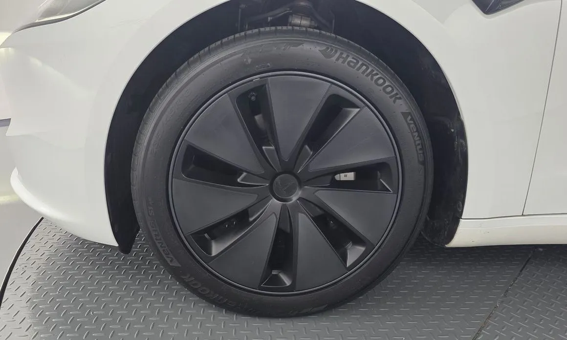 Tesla Model 3 2024 из KR, фото 5