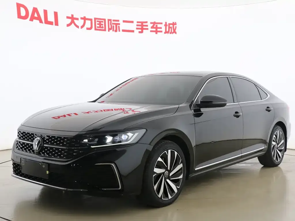 Volkswagen Passat — фото 1