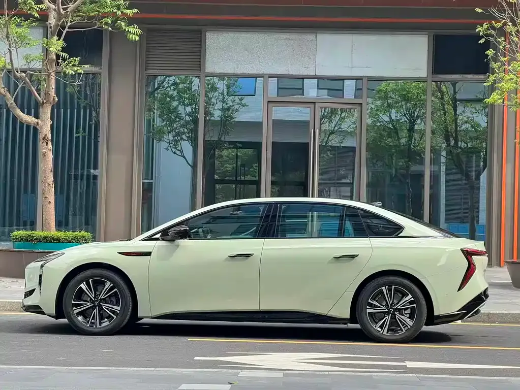 Hongqi EH7 2026 из CN, фото 8