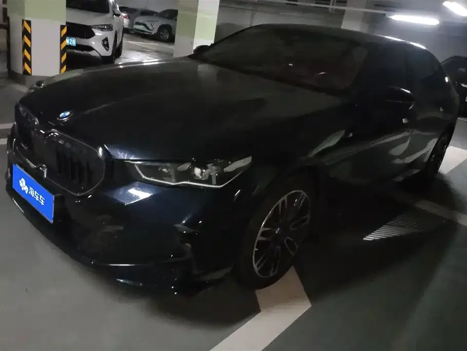 BMW 5 Series — фото 1