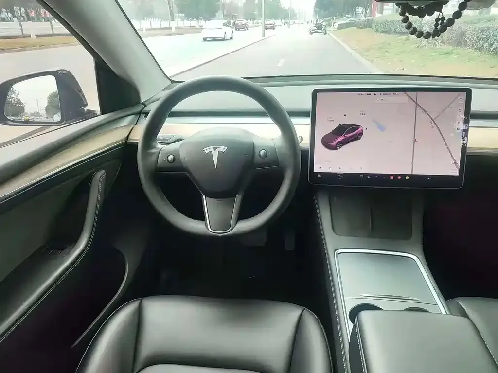 Tesla Model Y — фото 4