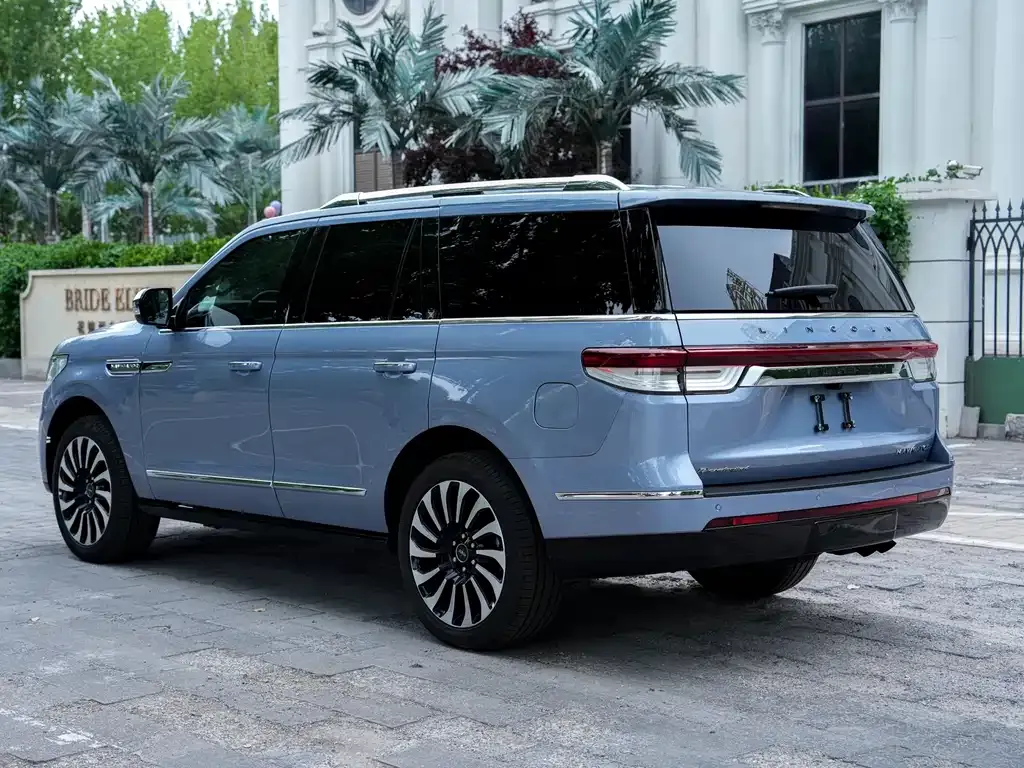 Lincoln Navigator — фото 7