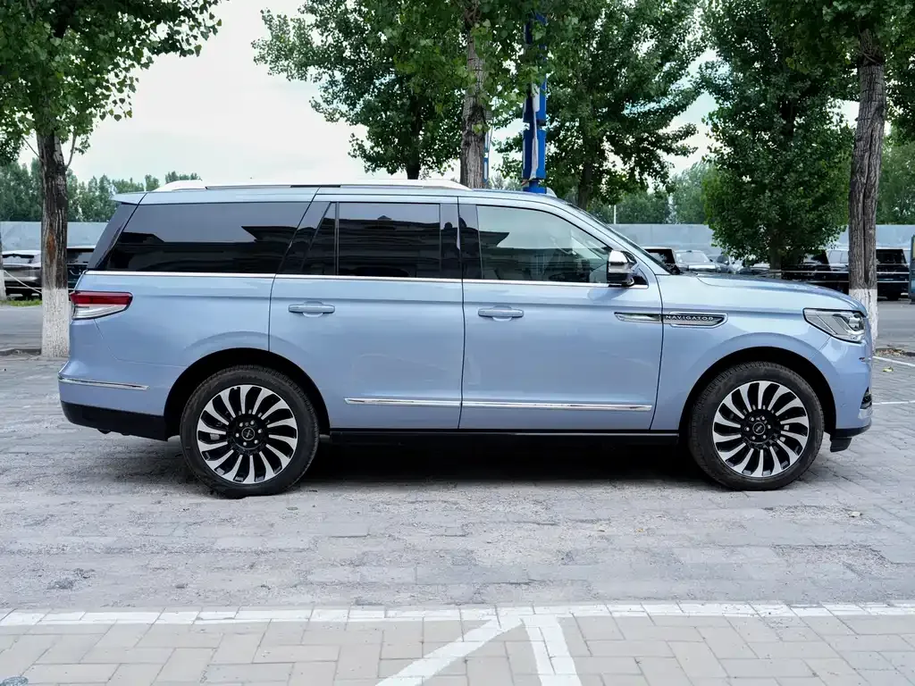 Lincoln Navigator — фото 10