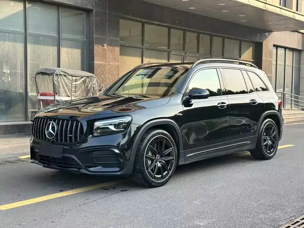 Mercedes-Benz GLB AMG — фото 1
