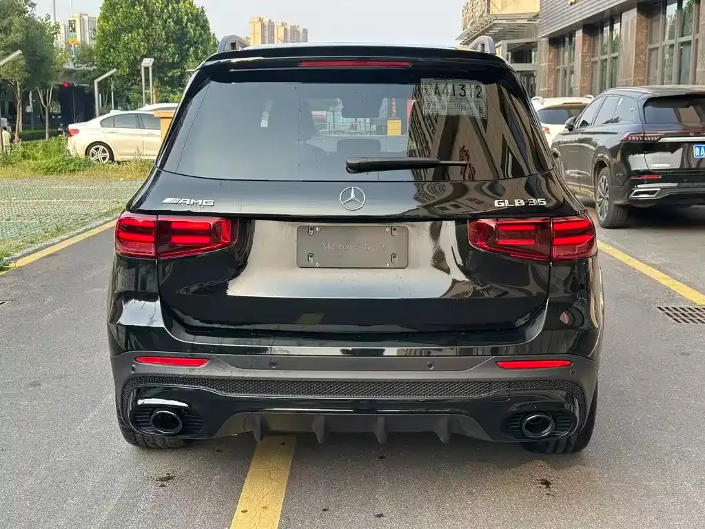 Mercedes-Benz GLB AMG — фото 8