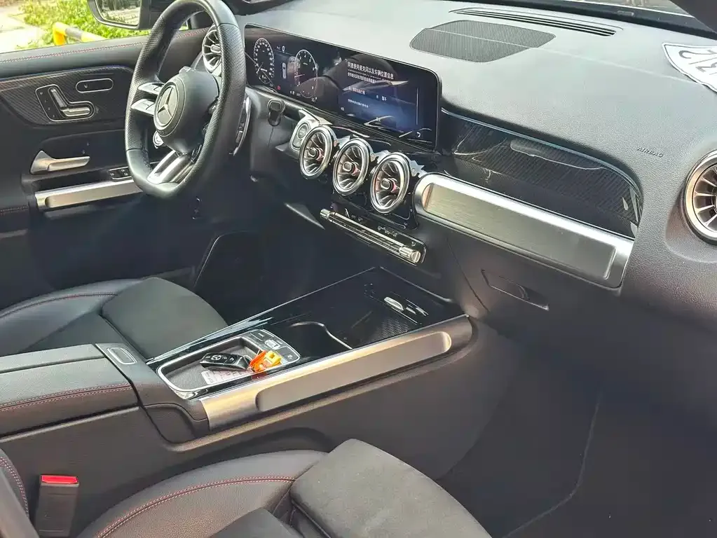 Mercedes-Benz GLB AMG — фото 7