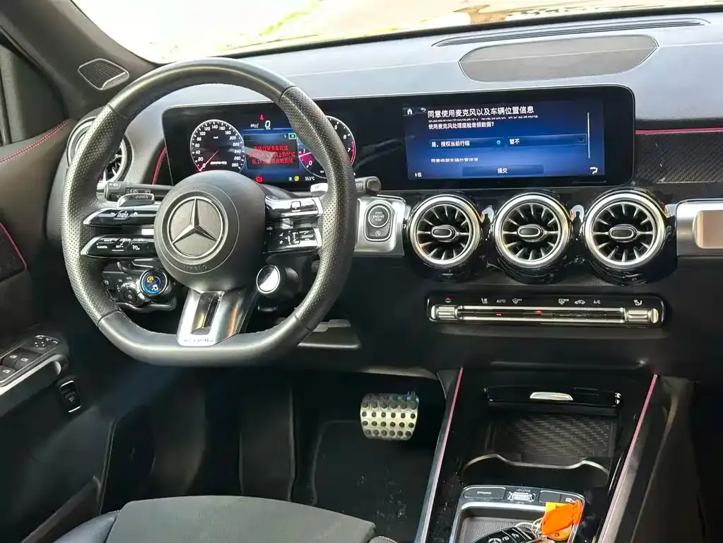 Mercedes-Benz GLB AMG — фото 3