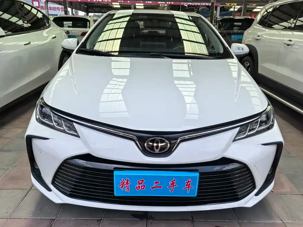 Toyota Corolla — фото 5