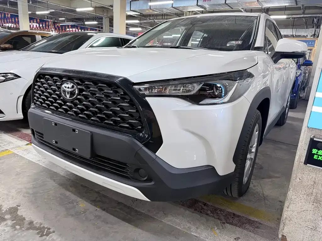 Toyota Corolla Cross — фото 1