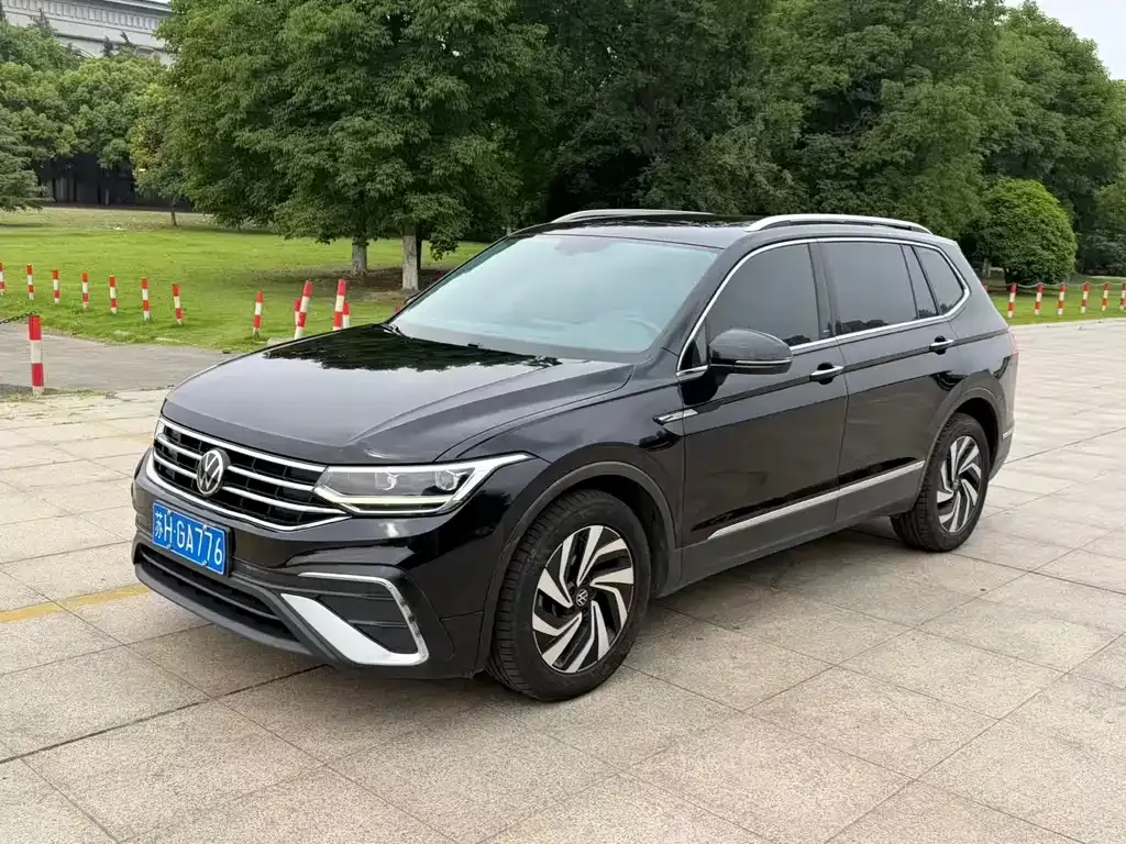 Volkswagen Tiguan L — фото 3