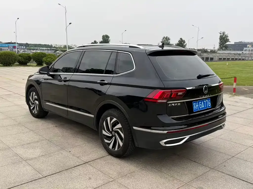 Volkswagen Tiguan L — фото 7