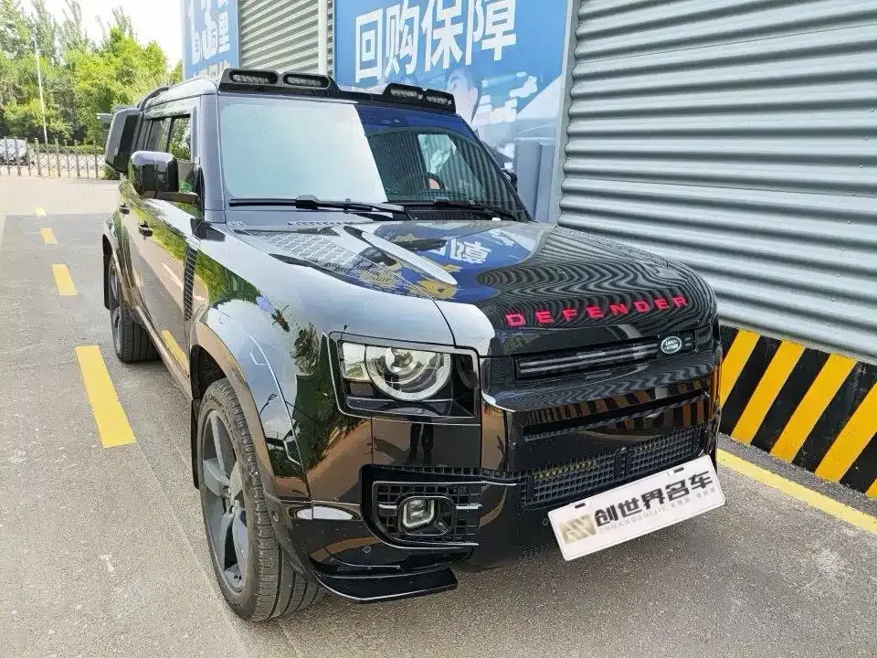 Land Rover Defender — фото 1