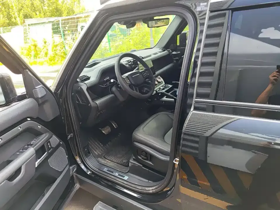 Land Rover Defender — фото 2
