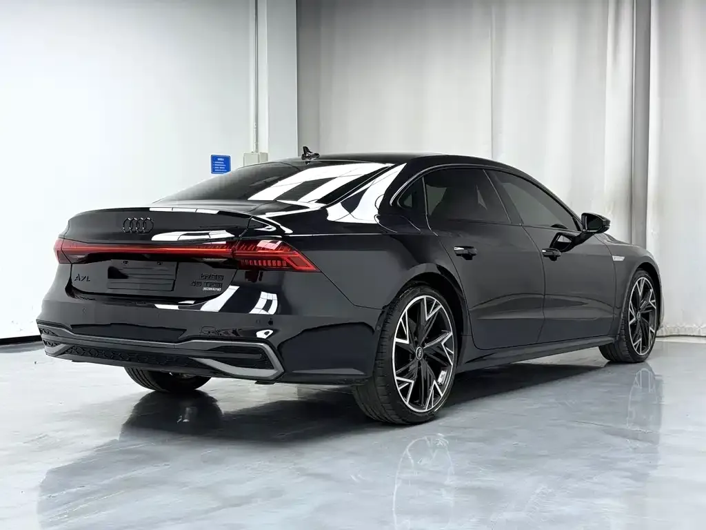 Audi A7L — фото 2