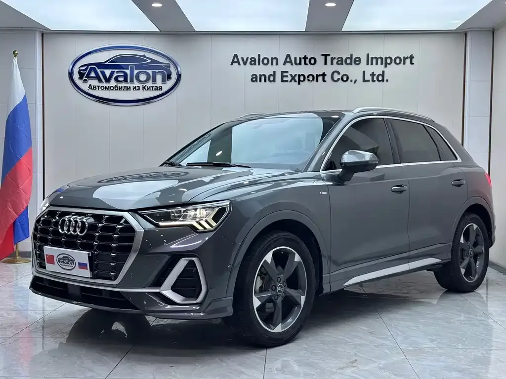 Audi Q3 — фото 1