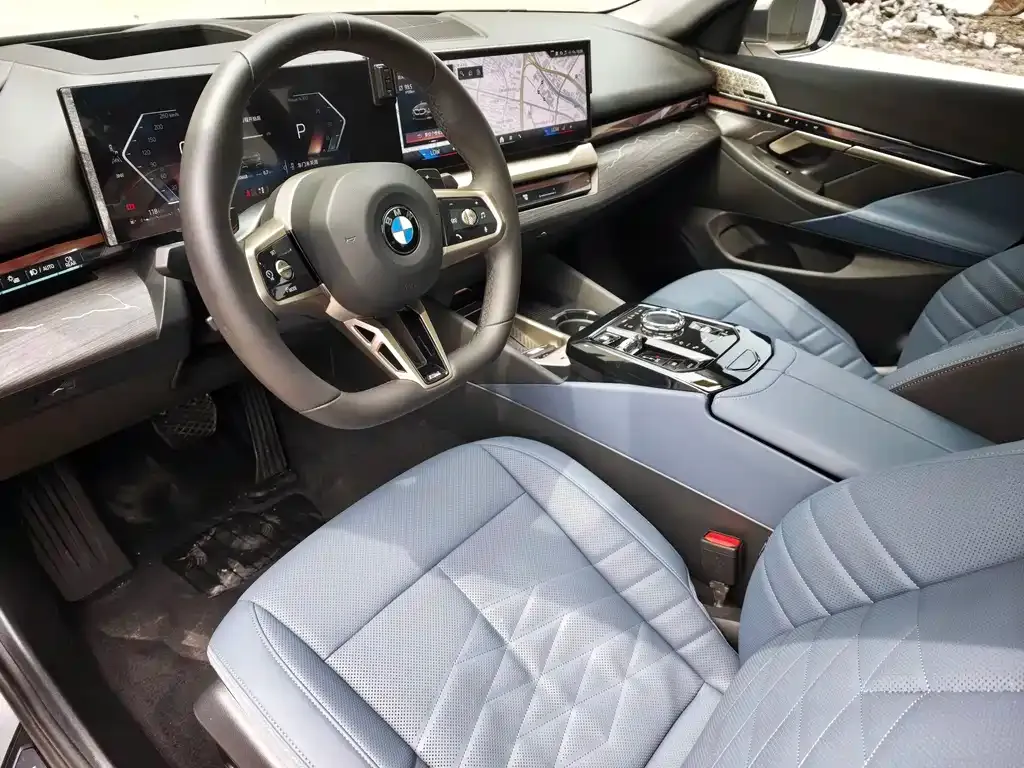 BMW 5 Series — фото 4
